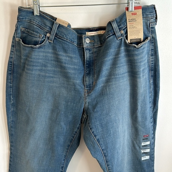 Levi’s Classic Bootcut Mid Rise Jeans - Picture 6 of 10